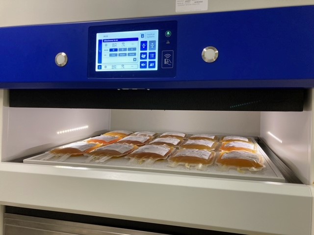 The Luxembourg Red Cross prepares red cells, plasma and platelets using dedicated blood storage equipment; red cell concentrates are stored strictly at +2°C to +6°C with medical‑grade stability.